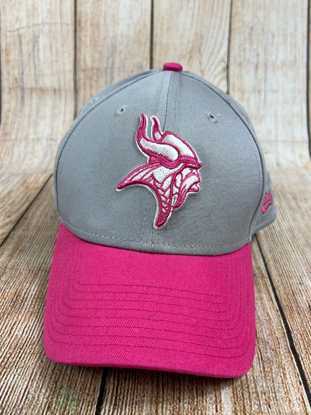 NFL Minnesota Vikings New Era 9Forty Grey Pink Adjustable Hat